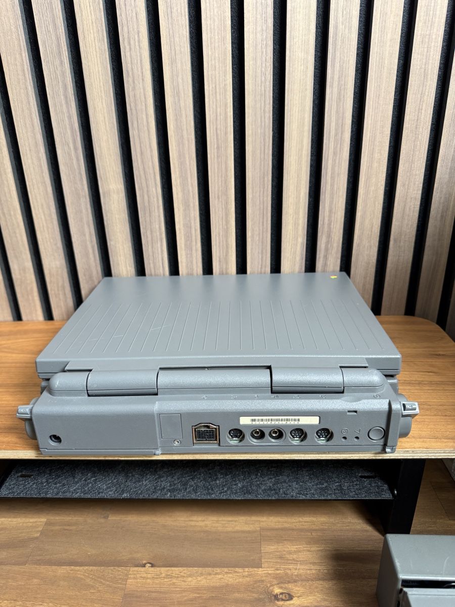 Macintosh PowerBook 145B Apple - Ordinateur Portable Vintage Années 90