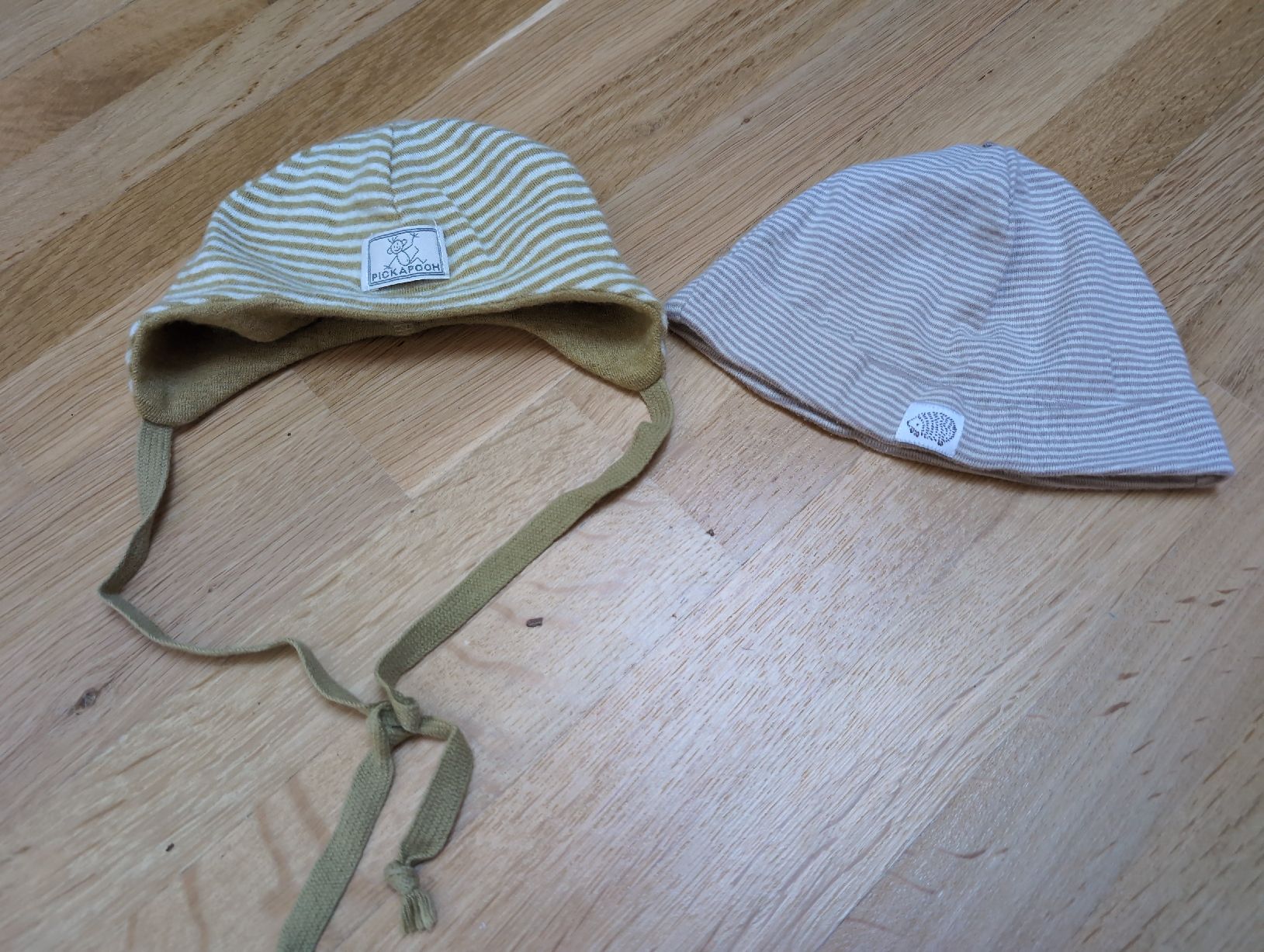 Lotti & Set di vestiti: Baby Mützen Set gestreift  – Usato da Obfelden venduto da the_ty9m