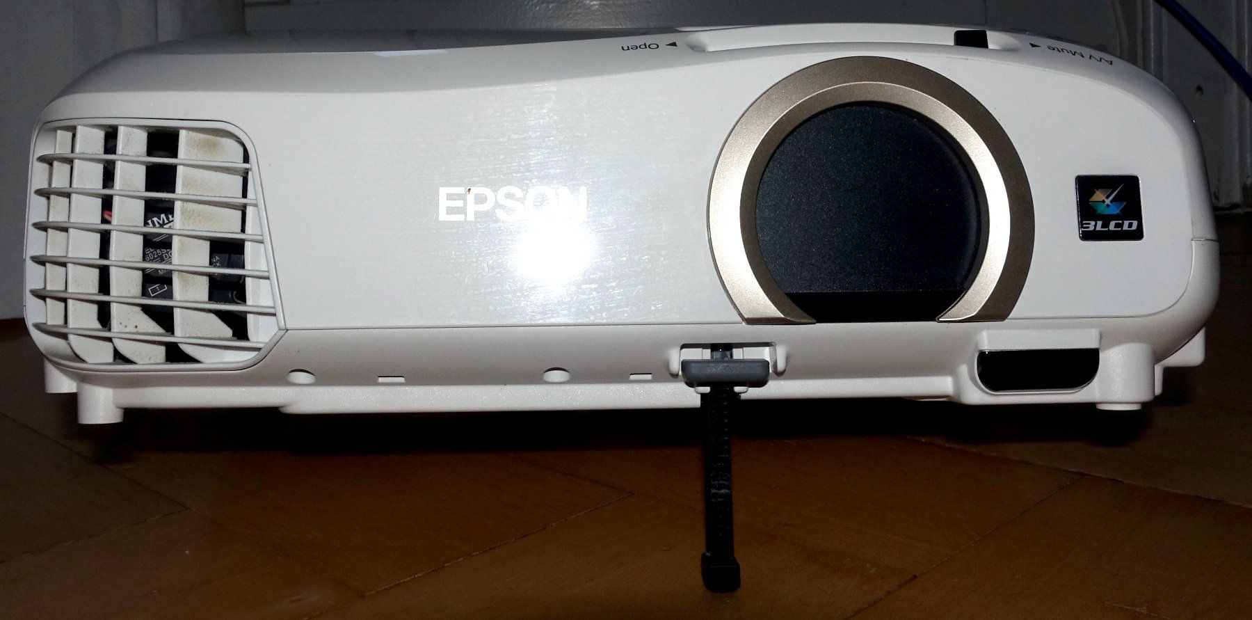 Epson Videoprojektoren: Epson Beamer EH-TW5300 – Gebraucht aus Winterthur von Phicardo 5