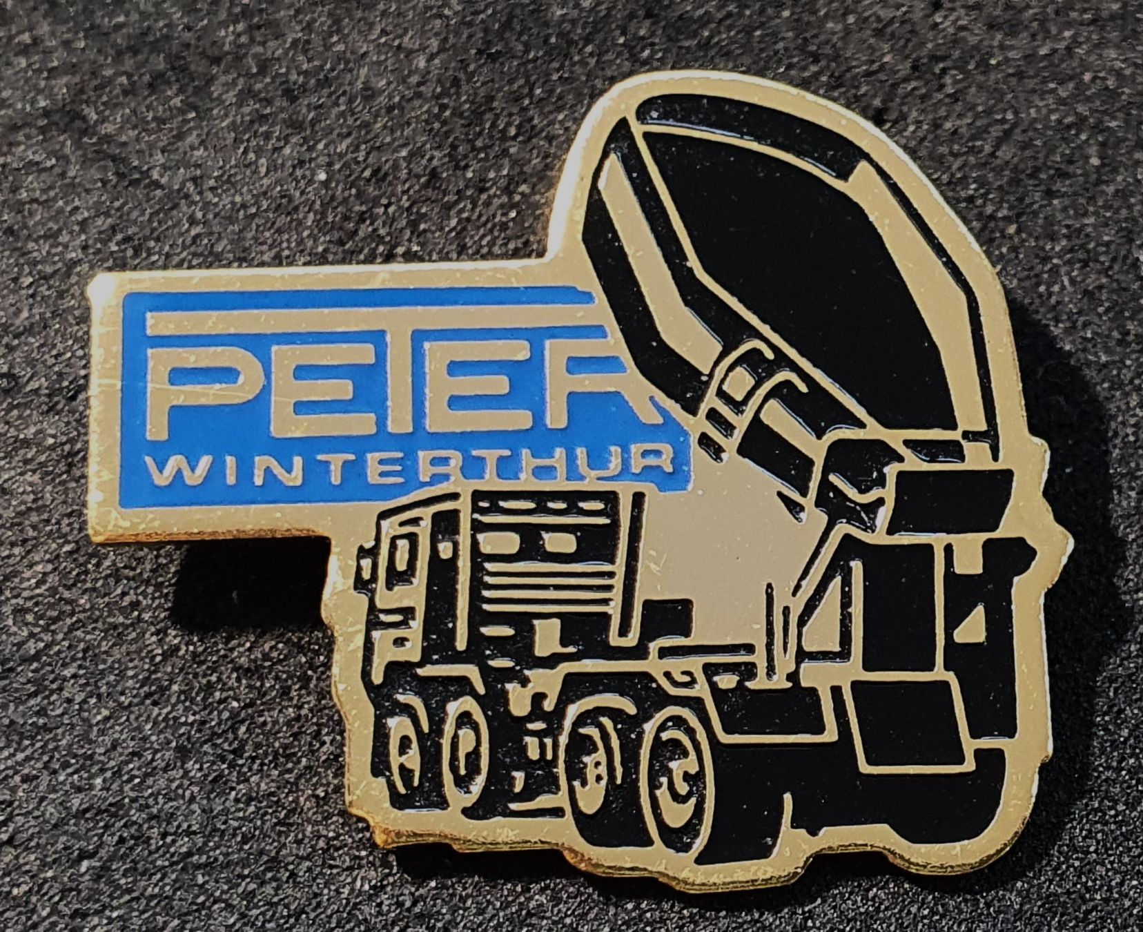 Placchette & Badge: BB544 - Pin LKW Lastwagen Peter Winterthur – Usato da Reinach BL venduto da Boston-Verkauf