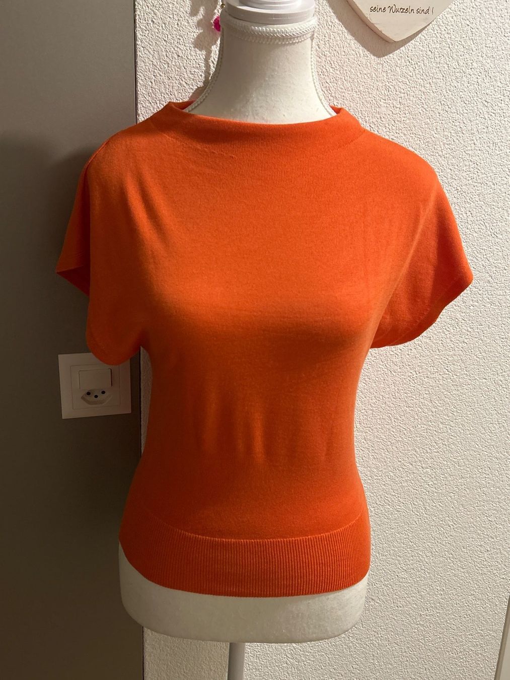 Pullover & Sweatshirts: Damen  Feinstrick-Pullover orange mit Kappenärmeln – Gebraucht aus Brunnen von Nala2929 1