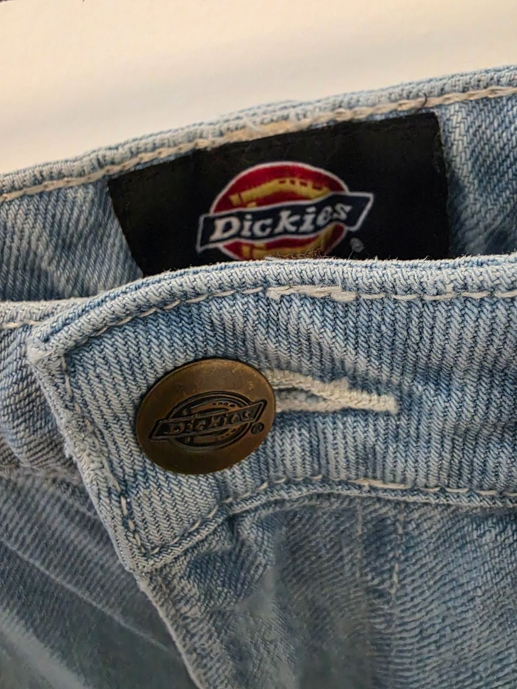 Dickies Jeans: Hellblaue Jeans Dickies – Gebraucht aus Rothenfluh von sel_j856 2
