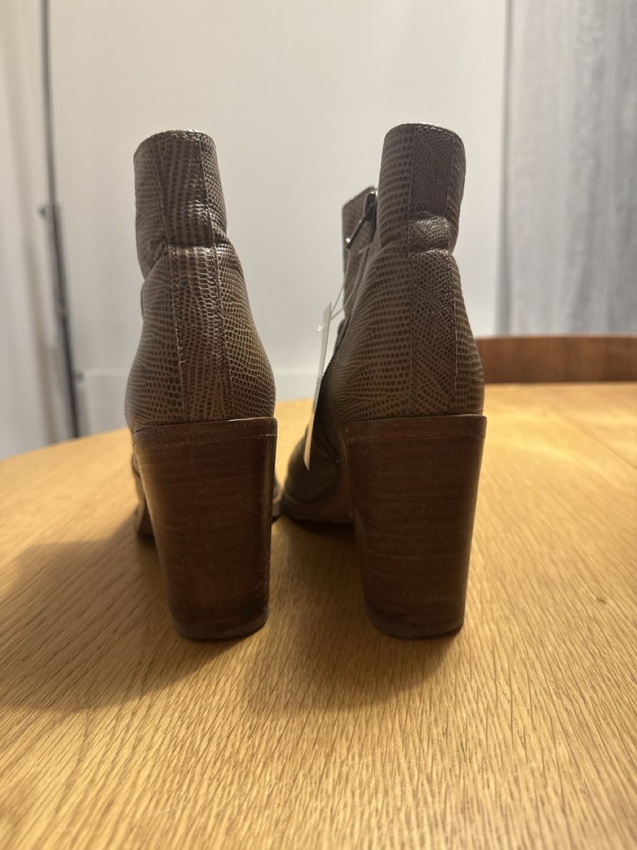 Apc Damenschuhe: APC boots – Gebraucht aus Zürich von ASQ88 1