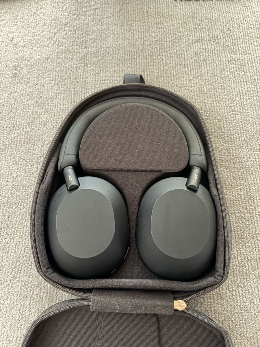 Sony Kopfhörer: Sony WH-1000XM5 – Neu (gemäss Beschreibung) aus Utzenstorf von 0ASI5