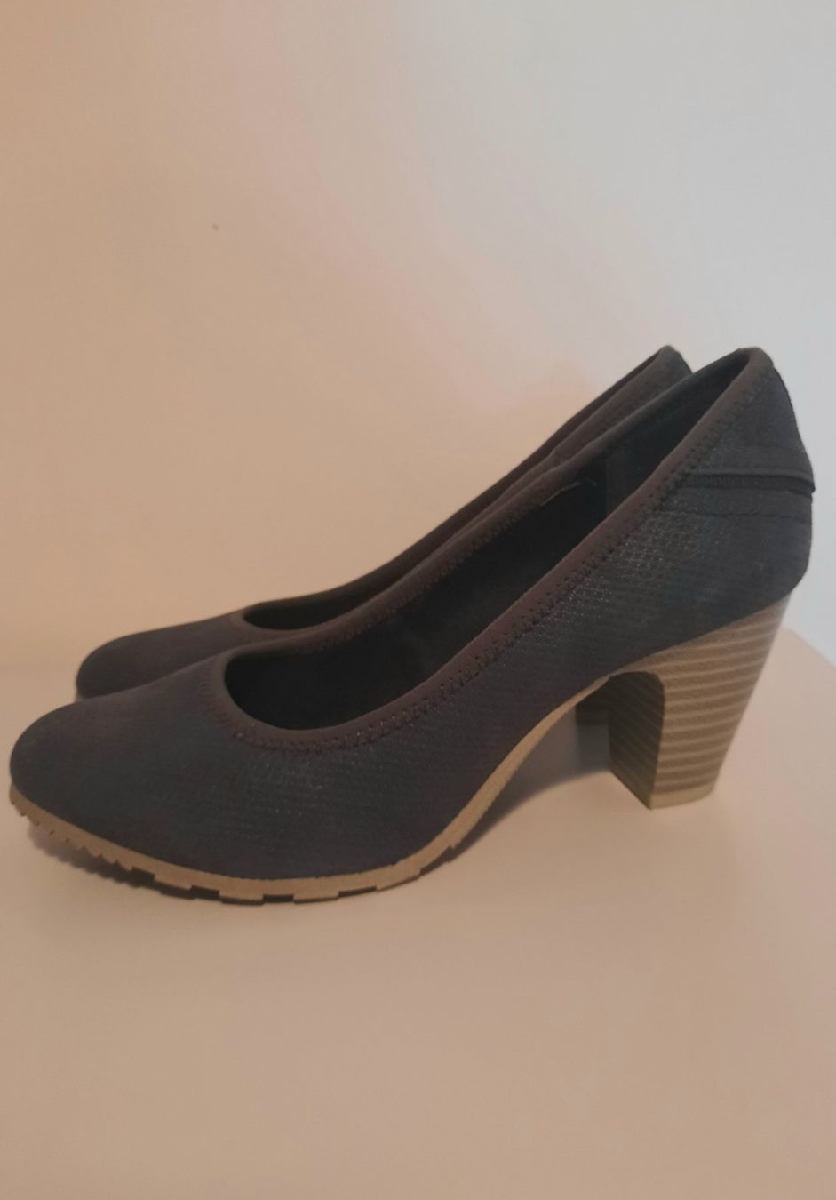 Scarpe da donna: Damenschuh mit absatz – Usato da Zürich venduto da ONVA-RE-USE 4