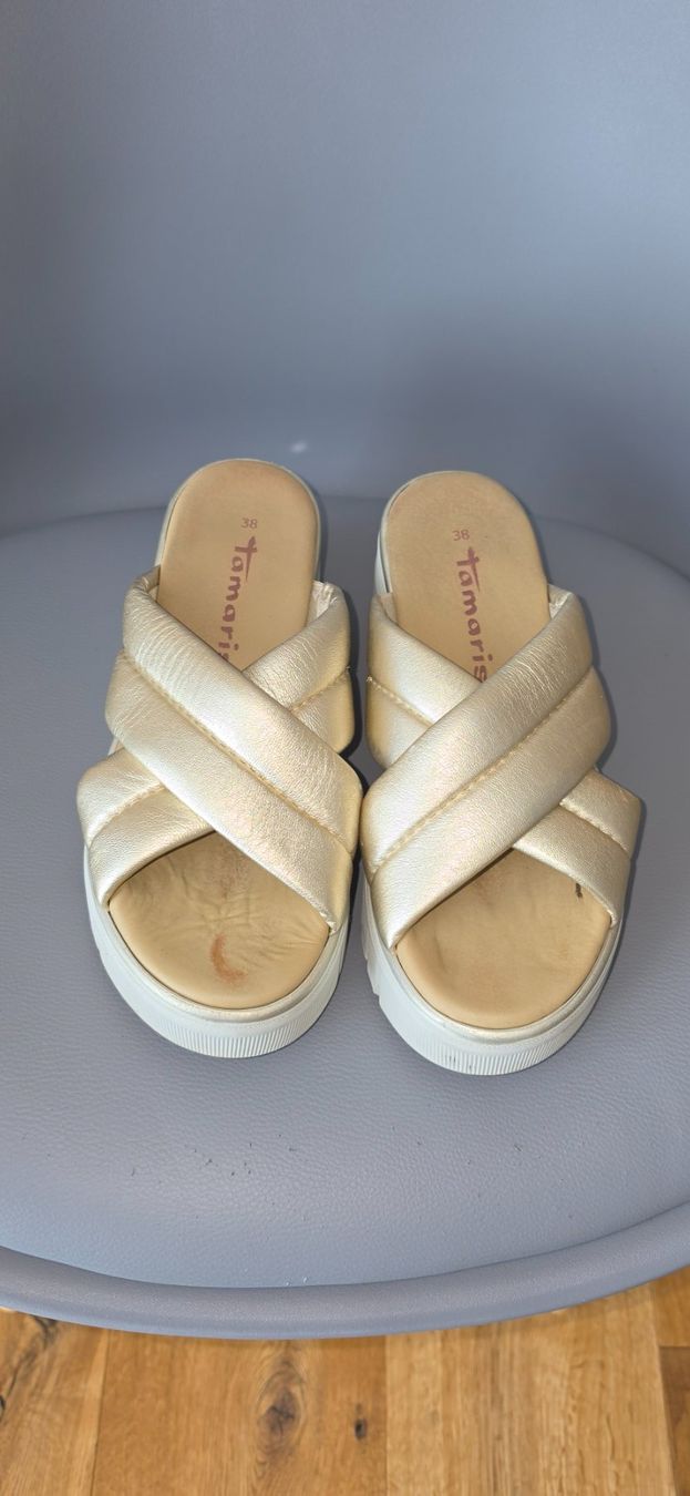 Tamaris Damenschuhe: Pantoletten – Gebraucht aus Neuenkirch von Lnpd 1