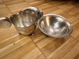 Zuckerschale und Milch und Zuckerbehälter aus Silber