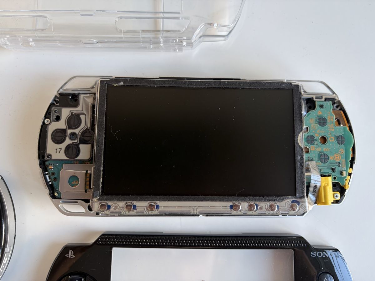 Sony Consoles: Sony PSP Bundle – Défectueux à Zollikerberg par dcapshop 4