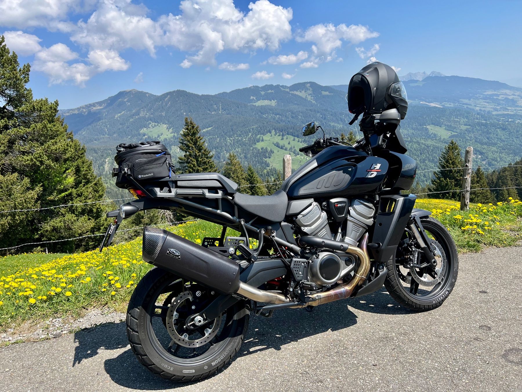 Harley-Davidson Touring: Harley Davidson Pan America 1250 – Usato da Sutz venduto da Plasmi