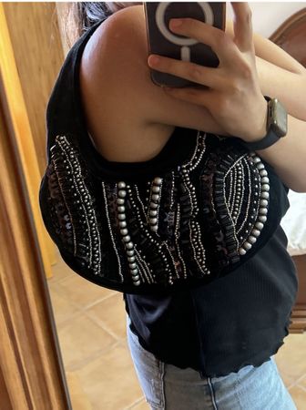 Elegante schwarze Handtasche mit Perlen und Pailletten