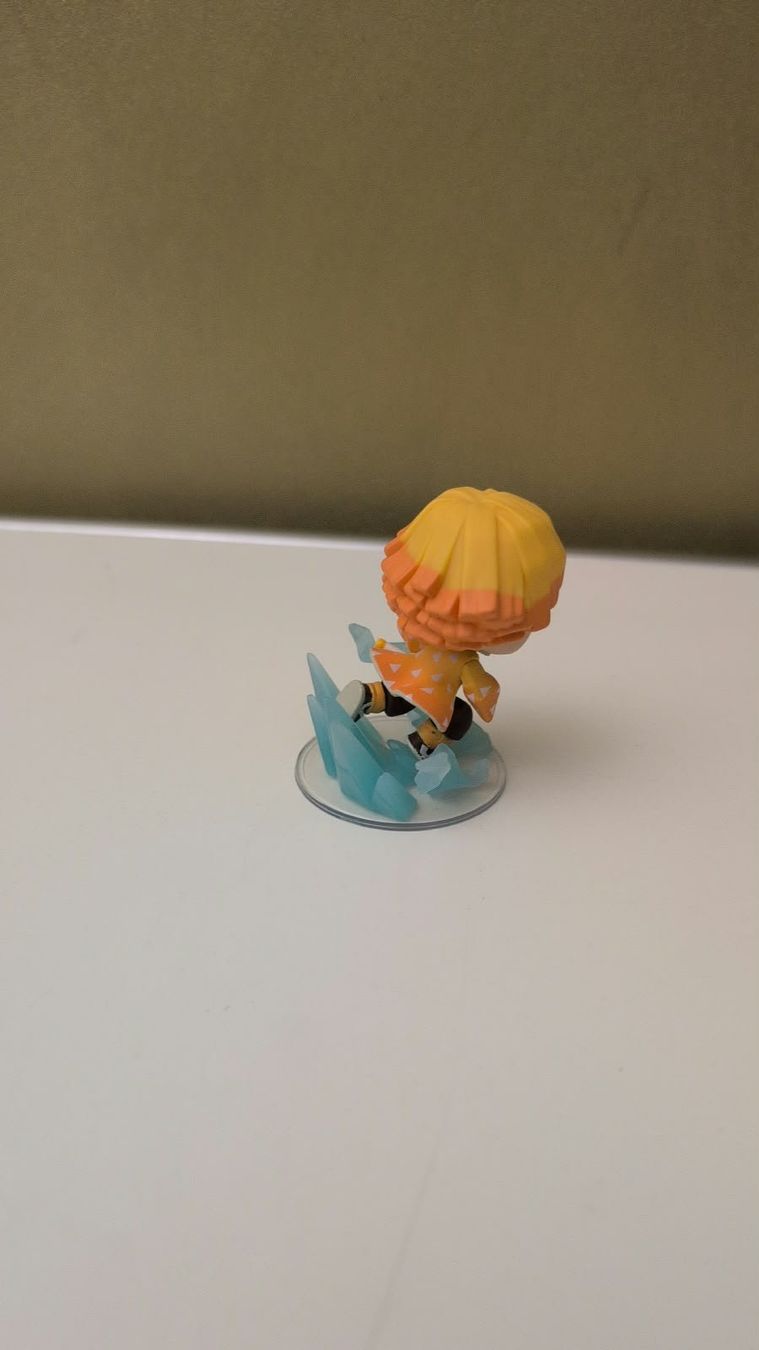 Statuette: Demon Slayer Zenitsu Figur – Usato da Davos Platz venduto da bongo007 1