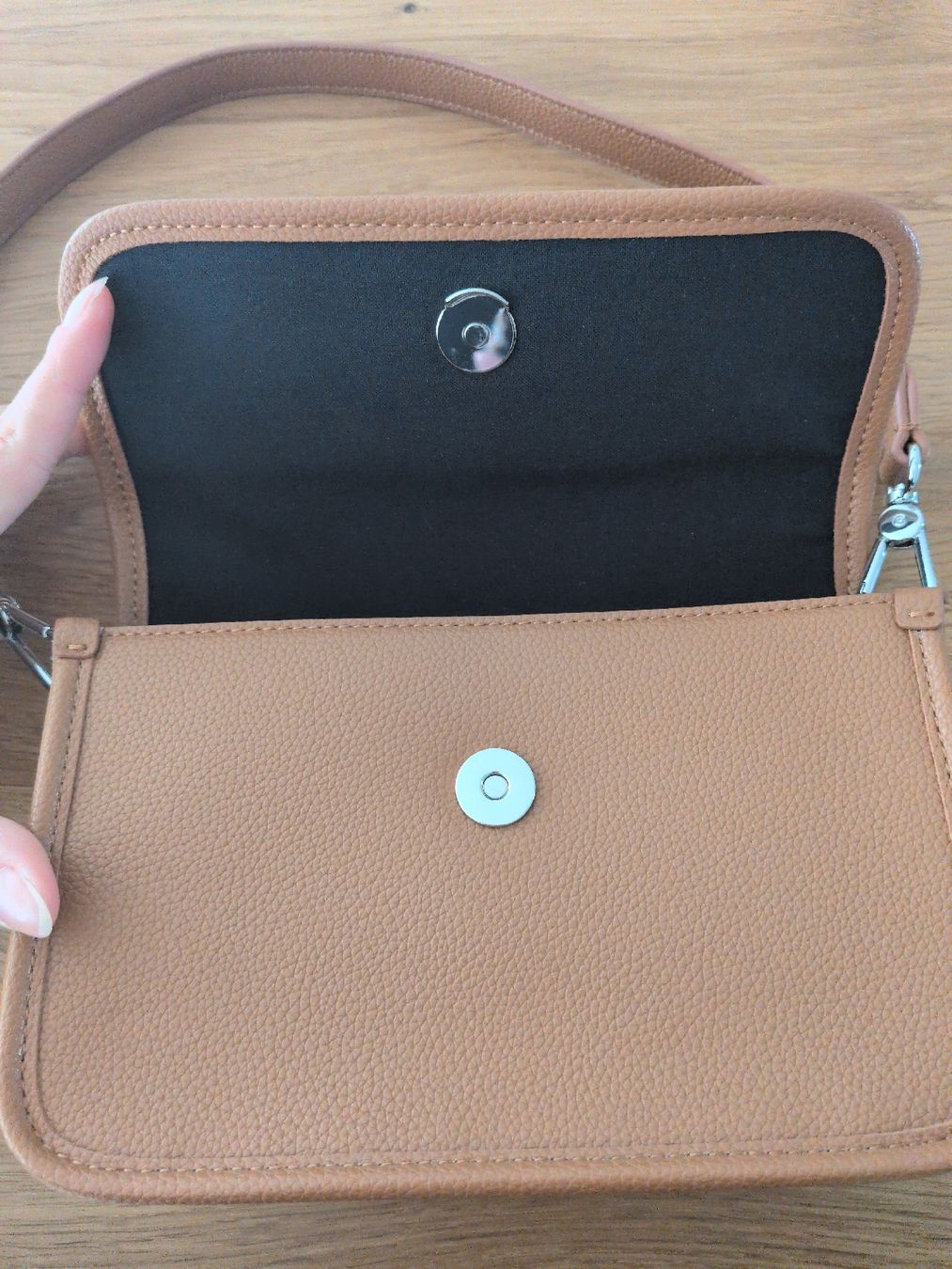Lacoste Taschen für Damen: Lacoste Tasche – Neu und originalverpackt aus Aarburg von Noemi.H 4