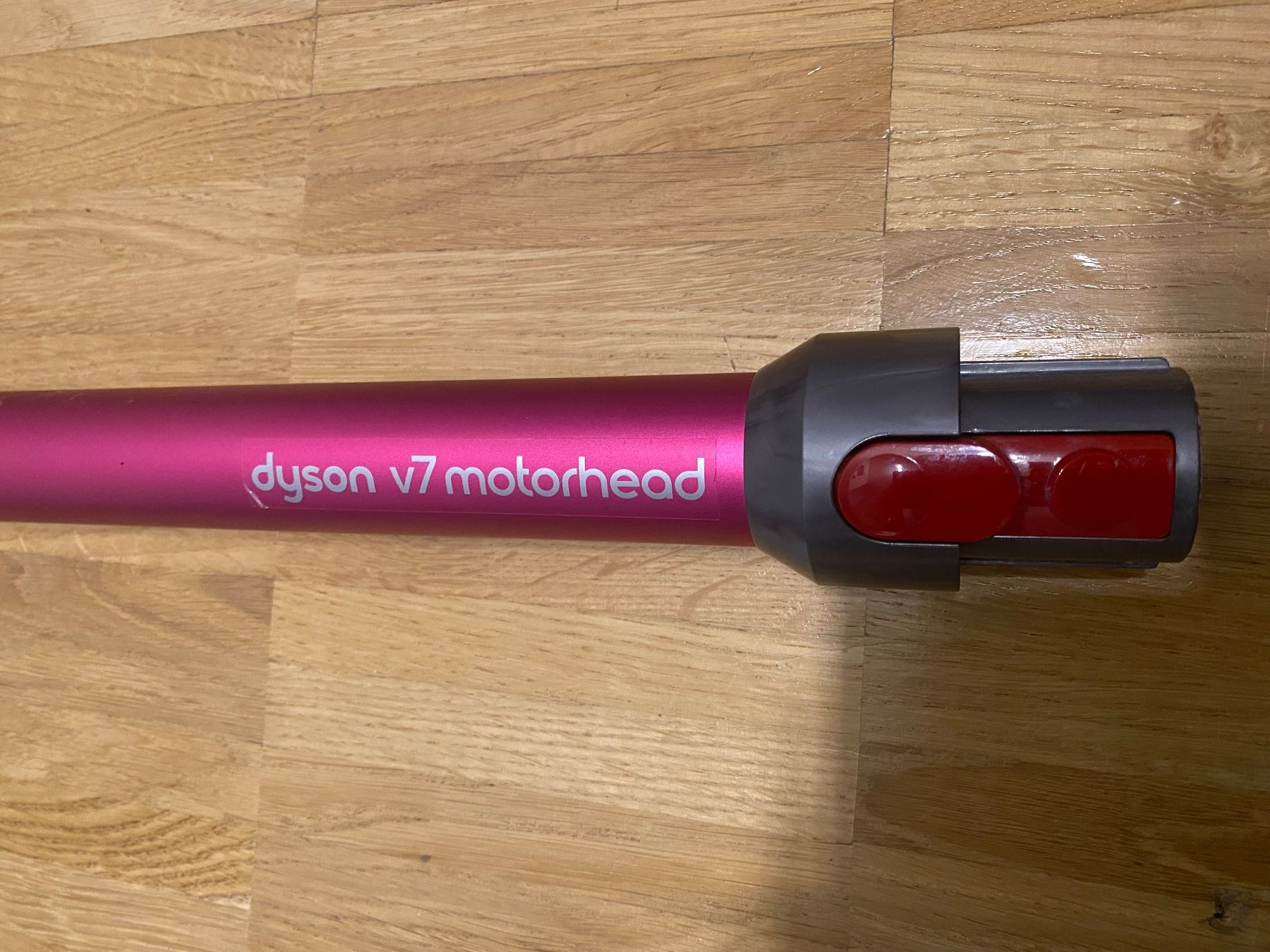 Dyson Staubsauger & Zubehör: Dyson V7 motorhead - Staubsauger – Defekt aus Rotkreuz von  1