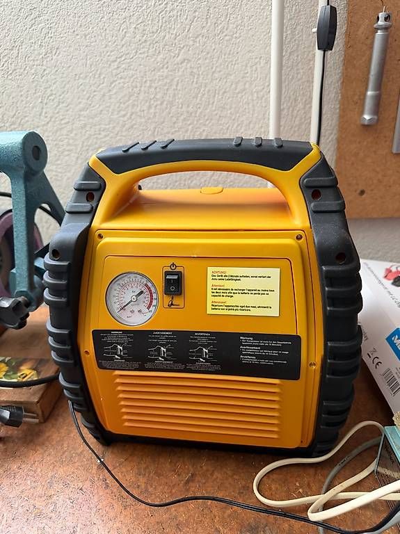 Caricabatterie: Merox Jumpstarter 900 A / 17 Ah – Usato da Ittigen venduto da mar_9fd6 3