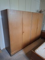 Vintage Kleiderschrank