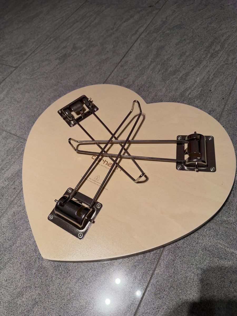 Tables: Carhartt WIP Heart Folding Table – D'occasion à Schöftland par 160grams 2