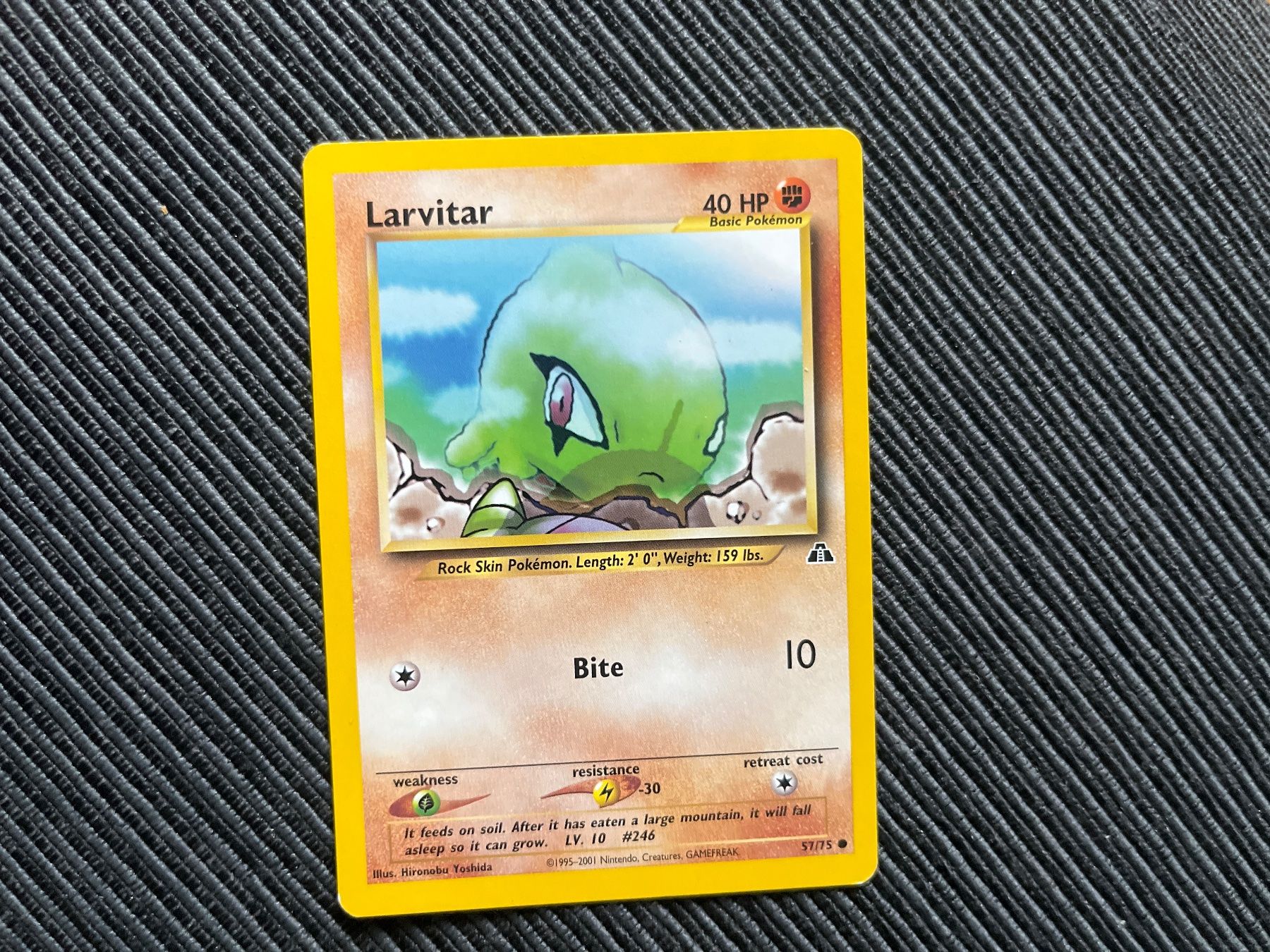 Pokémon Carte collezionabili: Pokemon Larvitar non Holo Neo Discovery – Usato da Wabern venduto da Collectfun