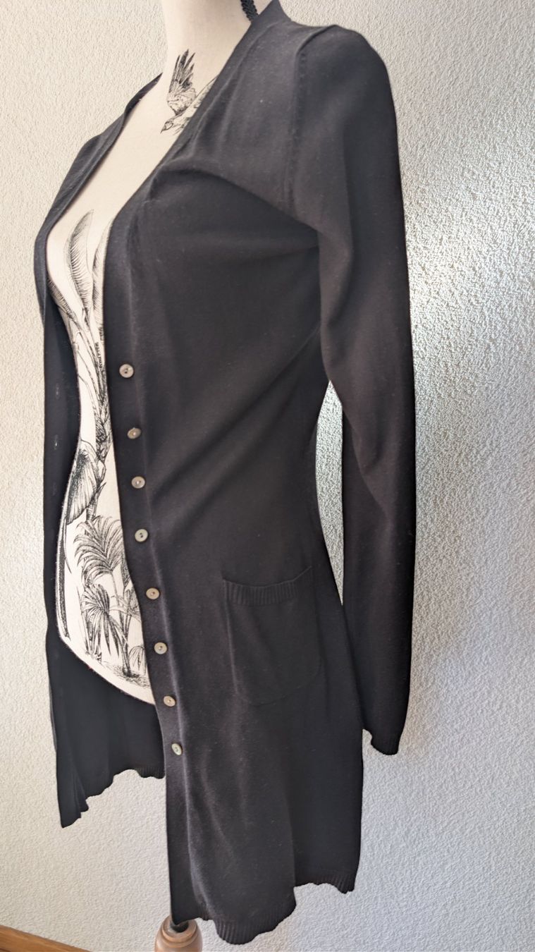 Madeleine Jacken: Strickjacke Madeleine 34 – Gebraucht aus Flims Waldhaus von CONSETA 2