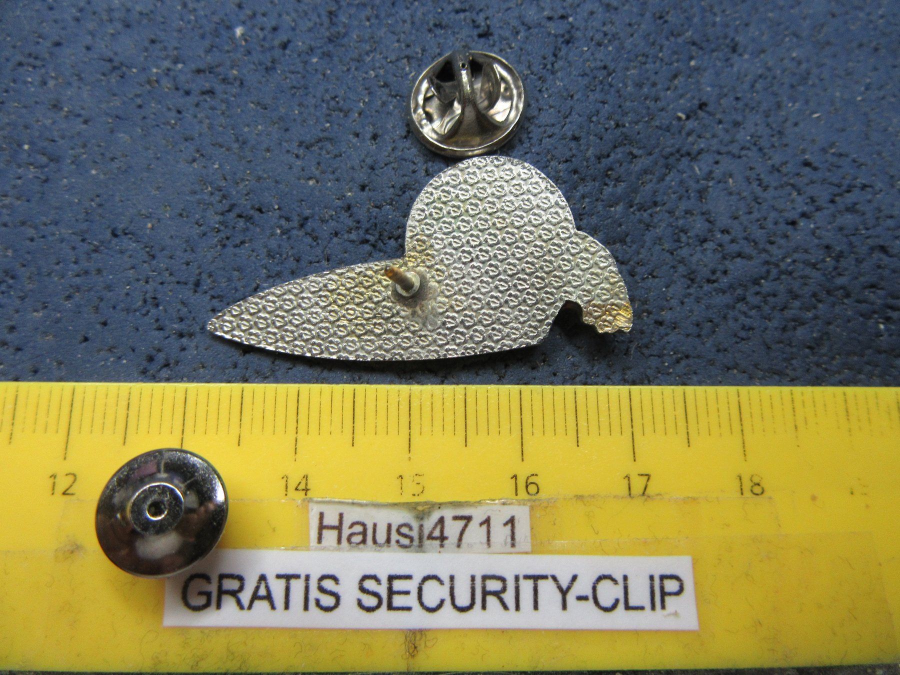 Swiss Placchette & Badge: WIND-SURF SPORT PIN GLASIERT MIT SECURITY-CLIP – Usato da Ettingen venduto da Hausi4711 1