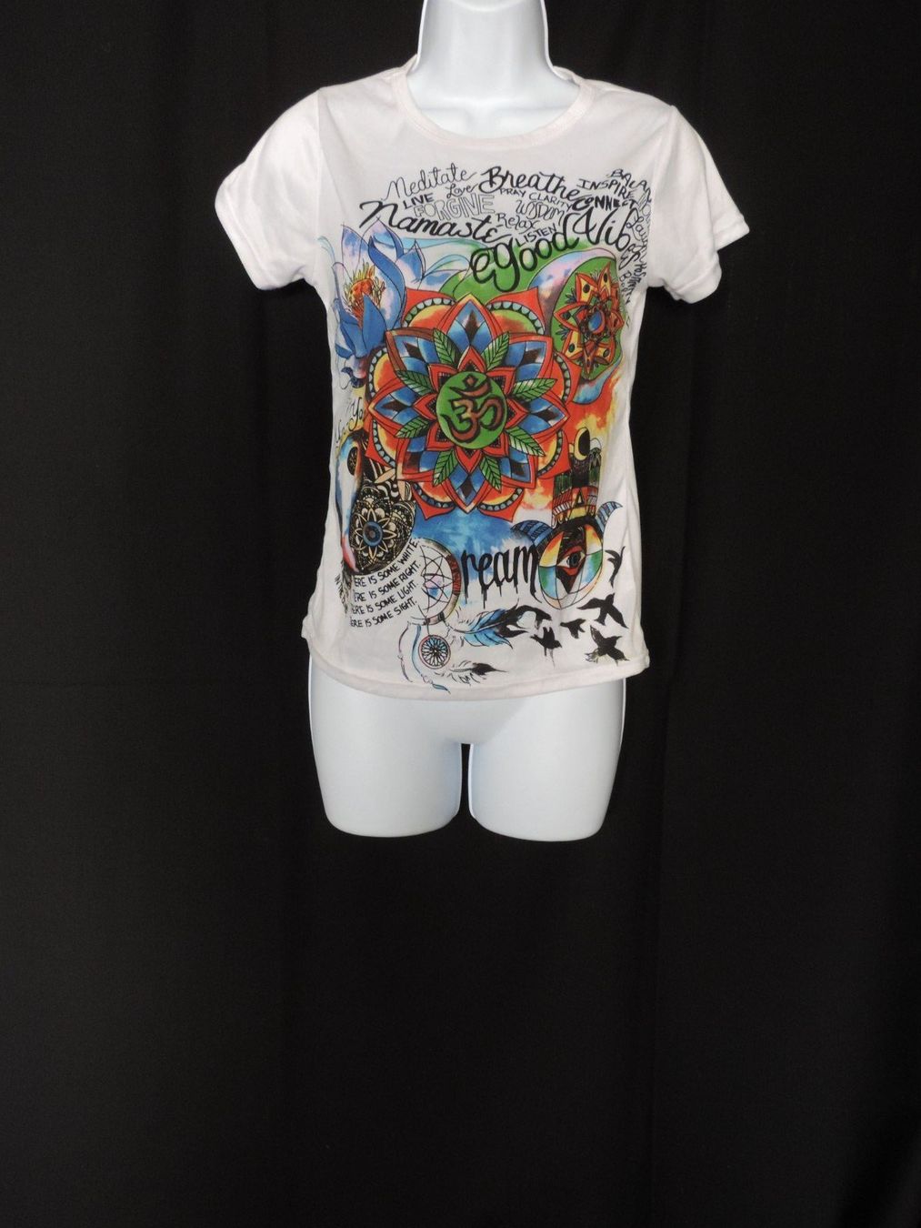 T-shirt: t-shirt blanc et dessin multicolore – Usato da Genève venduto da Axelle333 2