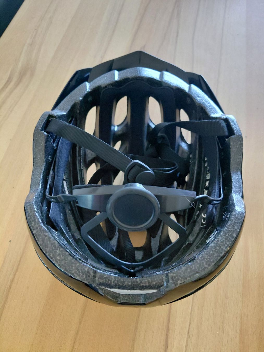 Caschi: Fahrradhelm KALI schwarz – Nuovo (secondo la descrizione) da Zürich venduto da Grancanaria 2