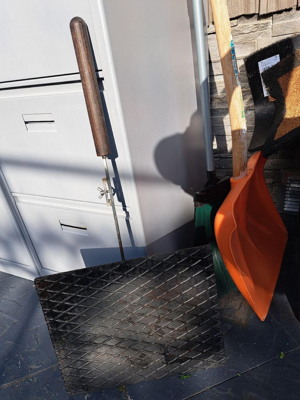Grills: Metalgrillplatte – Gebraucht aus Sattel von SBS3 1