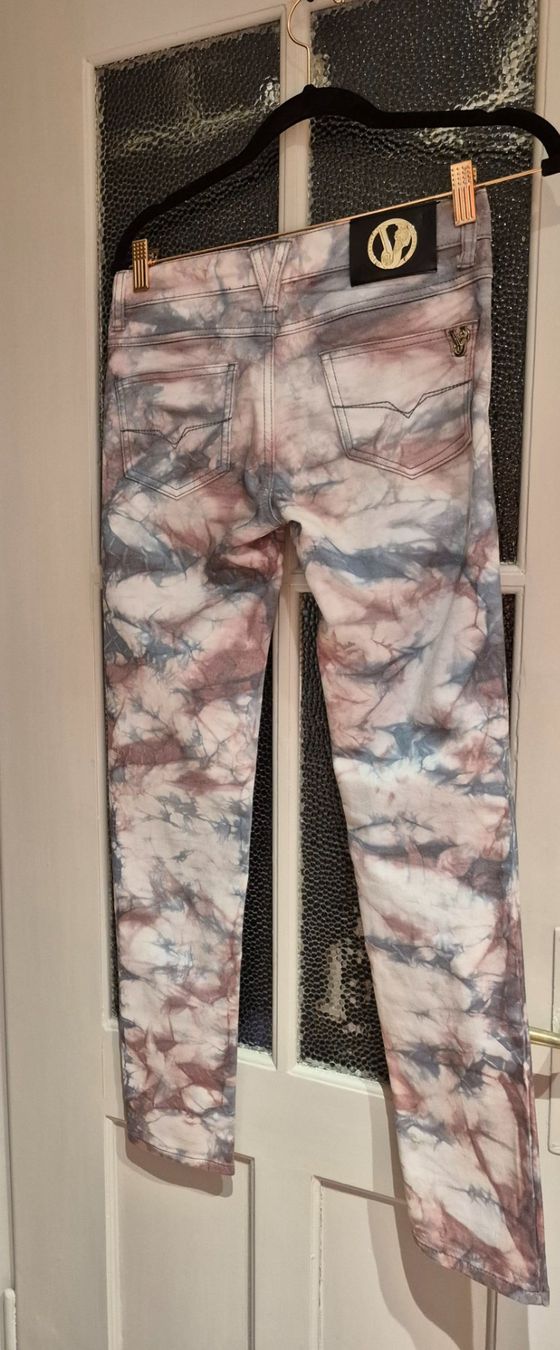 Versace Pantaloni: Neue Versace Jeans, Grösse 33, Batikmuster, Top! – Nuovo (secondo la descrizione) da Zürich venduto da Roberto040 5