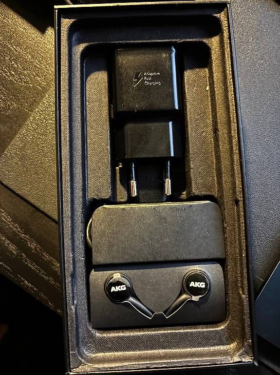 Handys / Smartphones: Samsung Galaxy S10+ Dual SIM - 128 Go - Accessoires complets – Gebraucht aus Lausanne von bastani 4