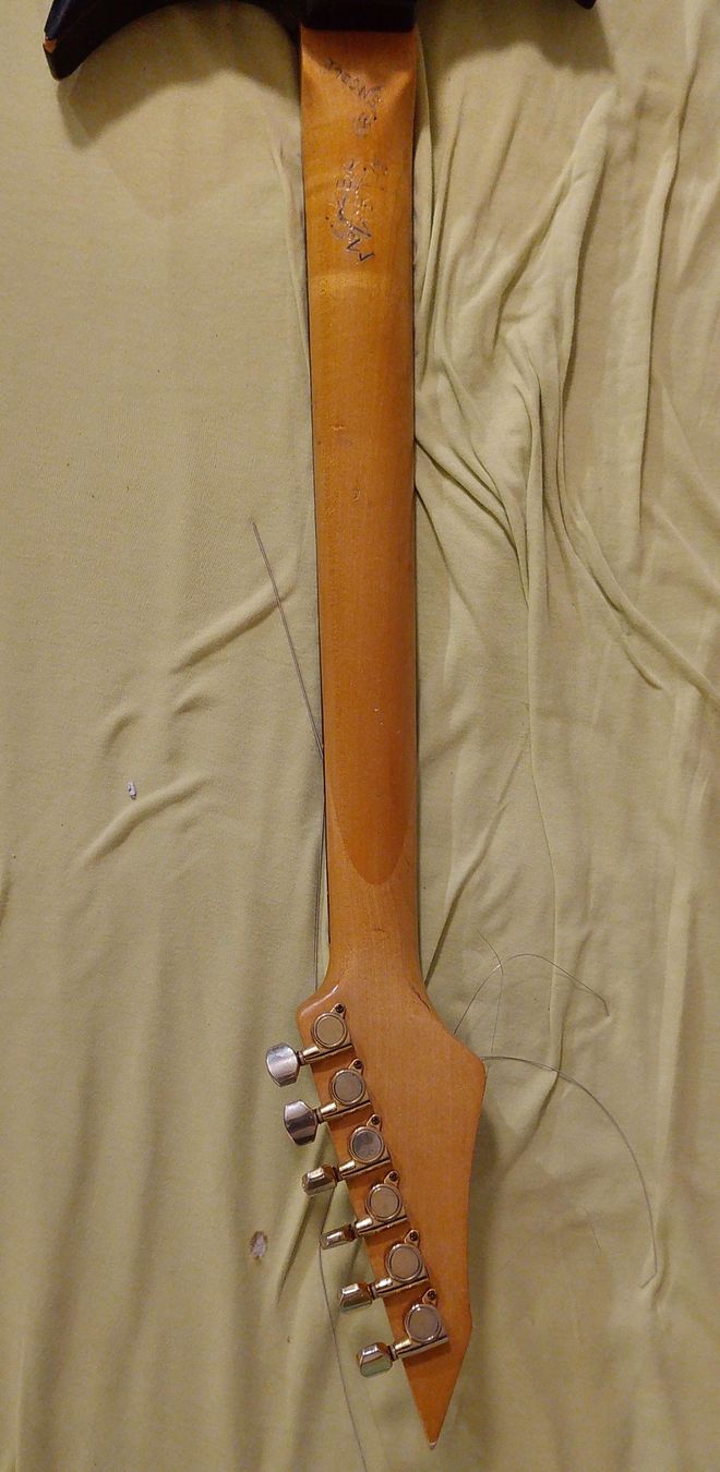 Strumenti musicali: Maison E-Gitarre in Schwarz, gebrauchter Zustand – Usato da Frenkendorf venduto da lie_9xcc 5