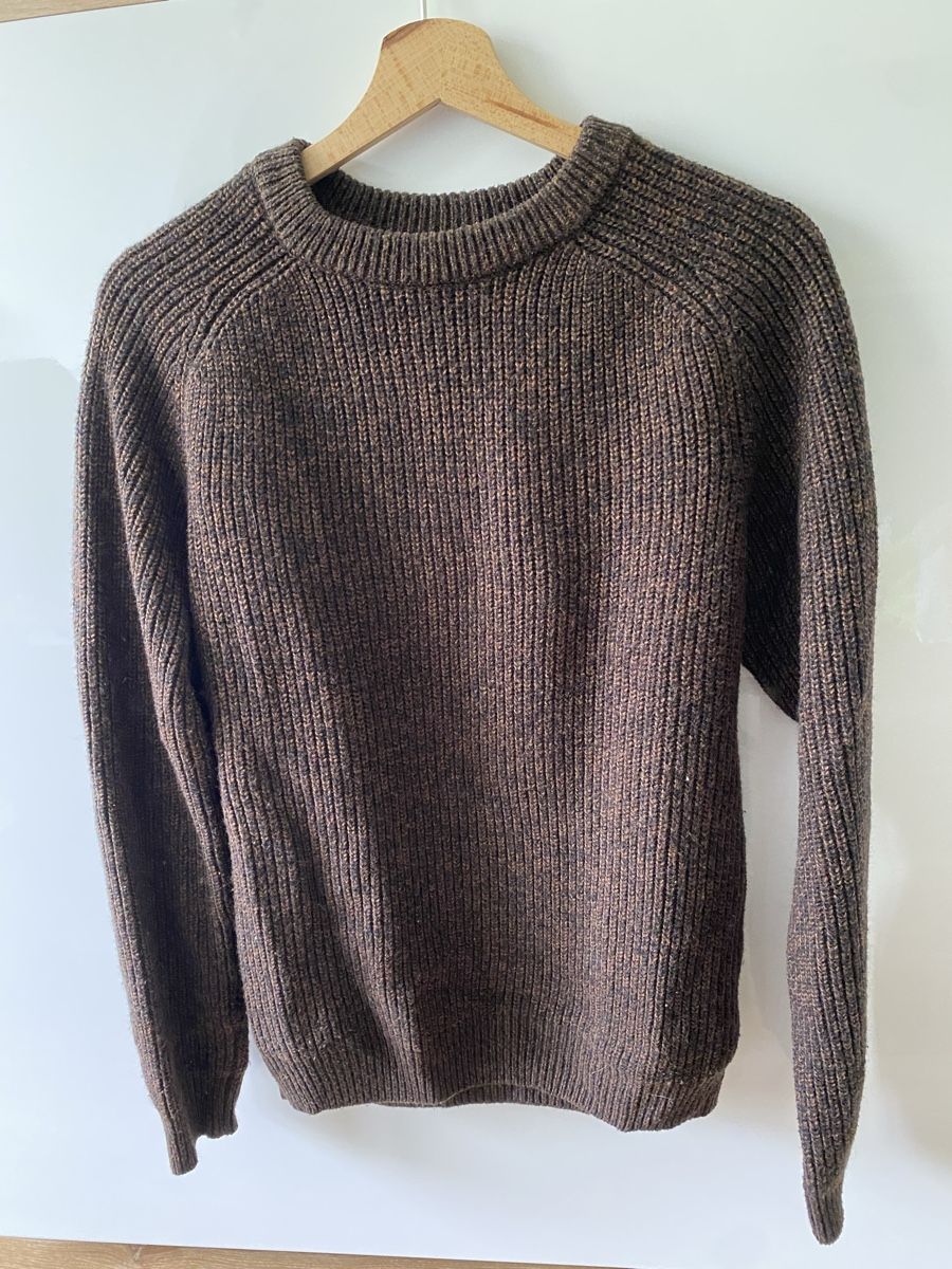 H&M Maglioni & Felpe: Cozy Brown Ribbed Crewneck Sweater – Usato da Eggersriet venduto da damian.hug