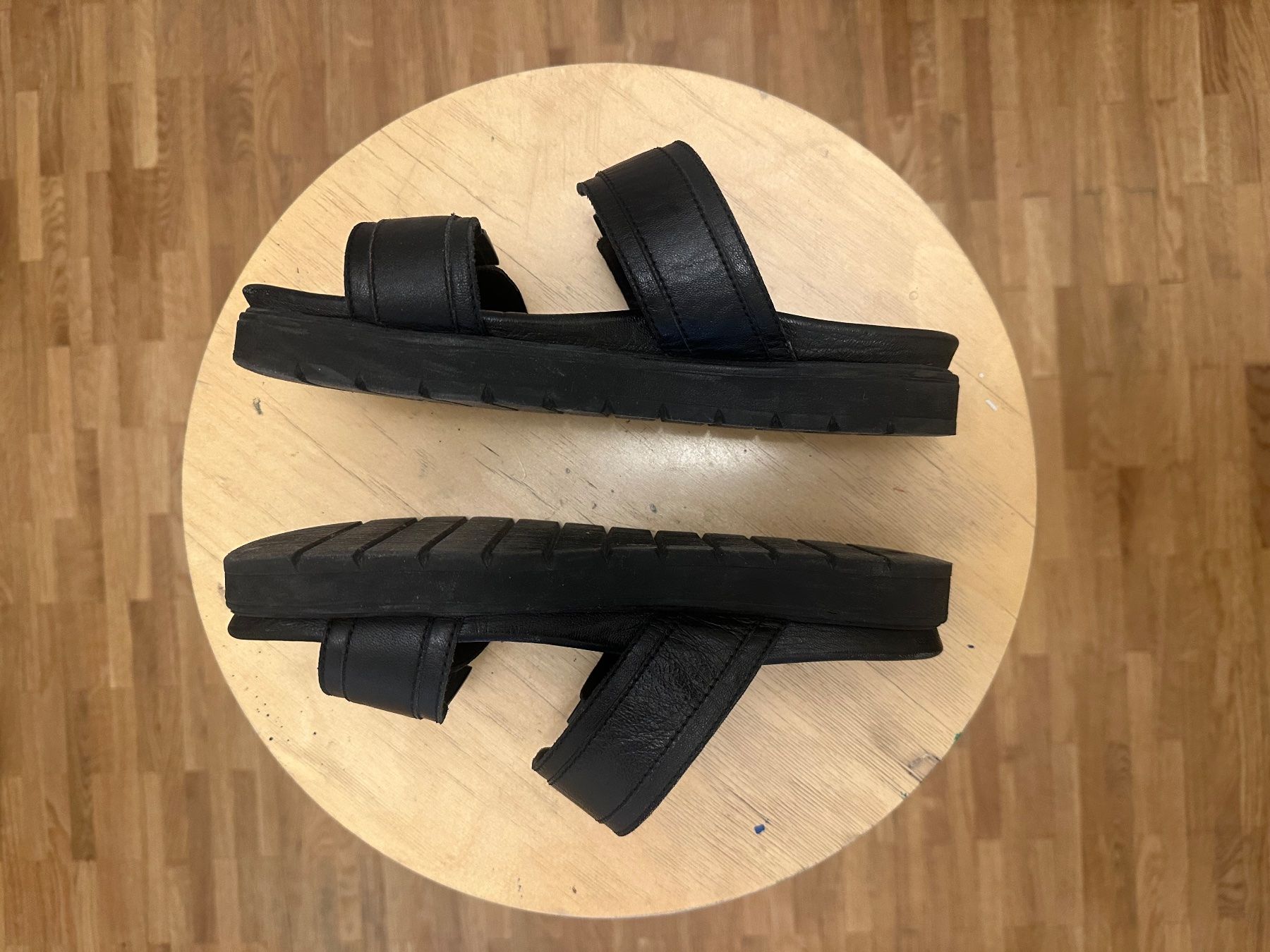 Scarpe da donna: BARBOUR Sandales en cuire – Usato da Basel venduto da kik_ki_05 1