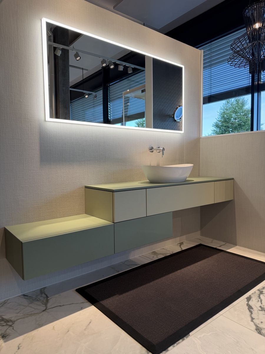 Alterna Mobili per bagno: Badmöbelset Alterna luuna  – Nuovo (secondo la descrizione) da Amriswil venduto da deluxe_bad