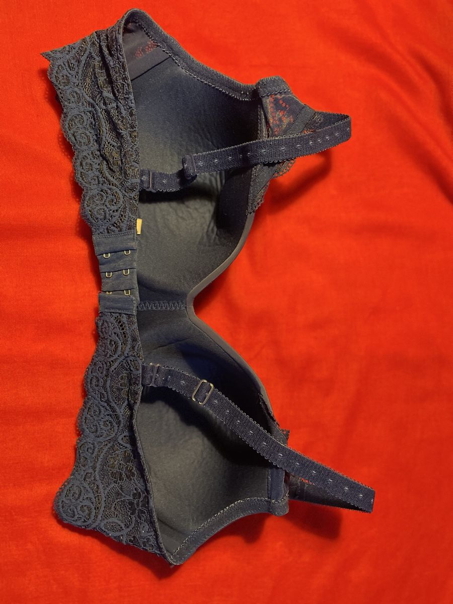 Triumph Altra biancheria intima: Triumph BH Grösse 85C, blau mit Spitze – Usato da Schaffhausen venduto da sunsetever 1