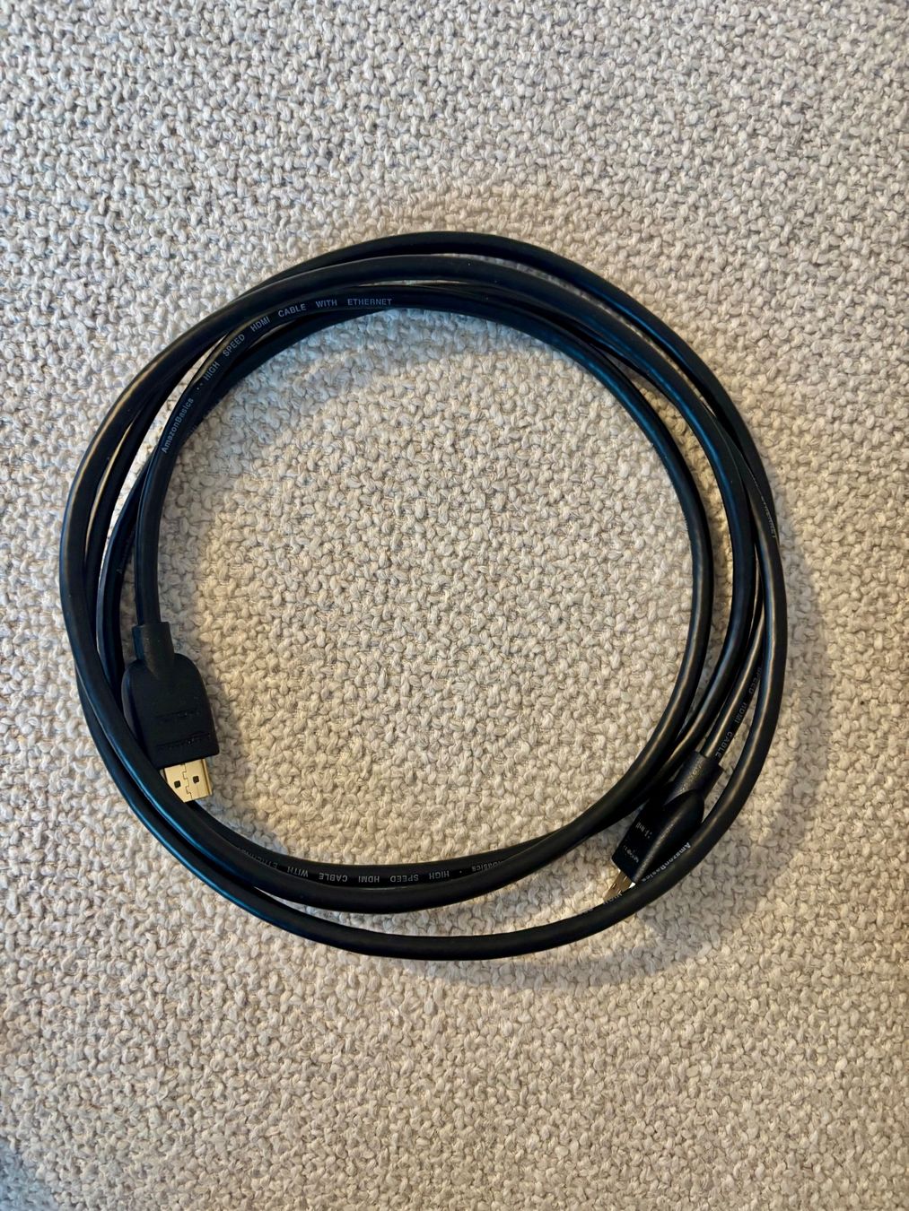 Amazon Kabel: HDMI Cable (like new) – Neu (gemäss Beschreibung) aus Zürich von jas_5mwh