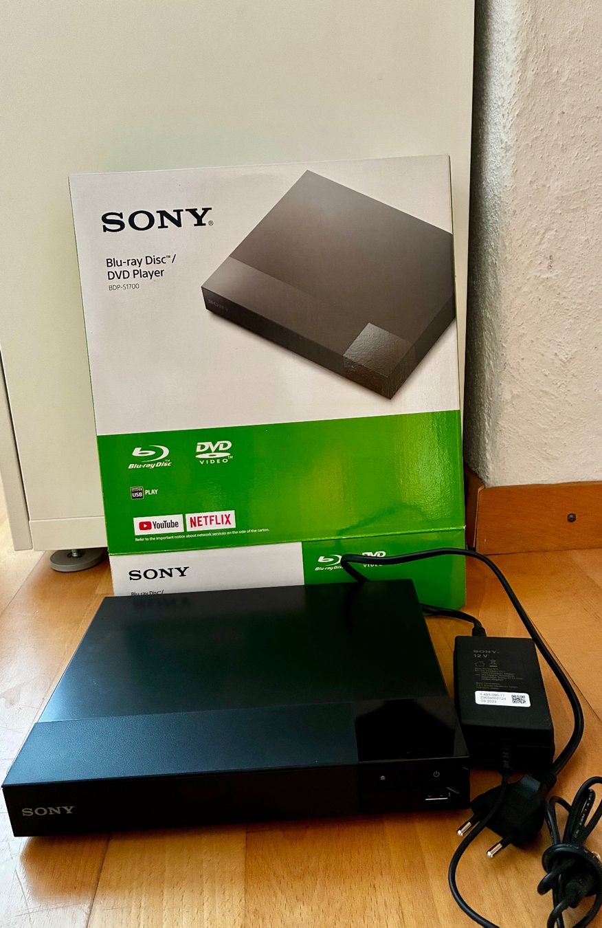Tutti i DVDs: Sony DVD Player Blue Ray – Usato da Winterthur venduto da 4Klang