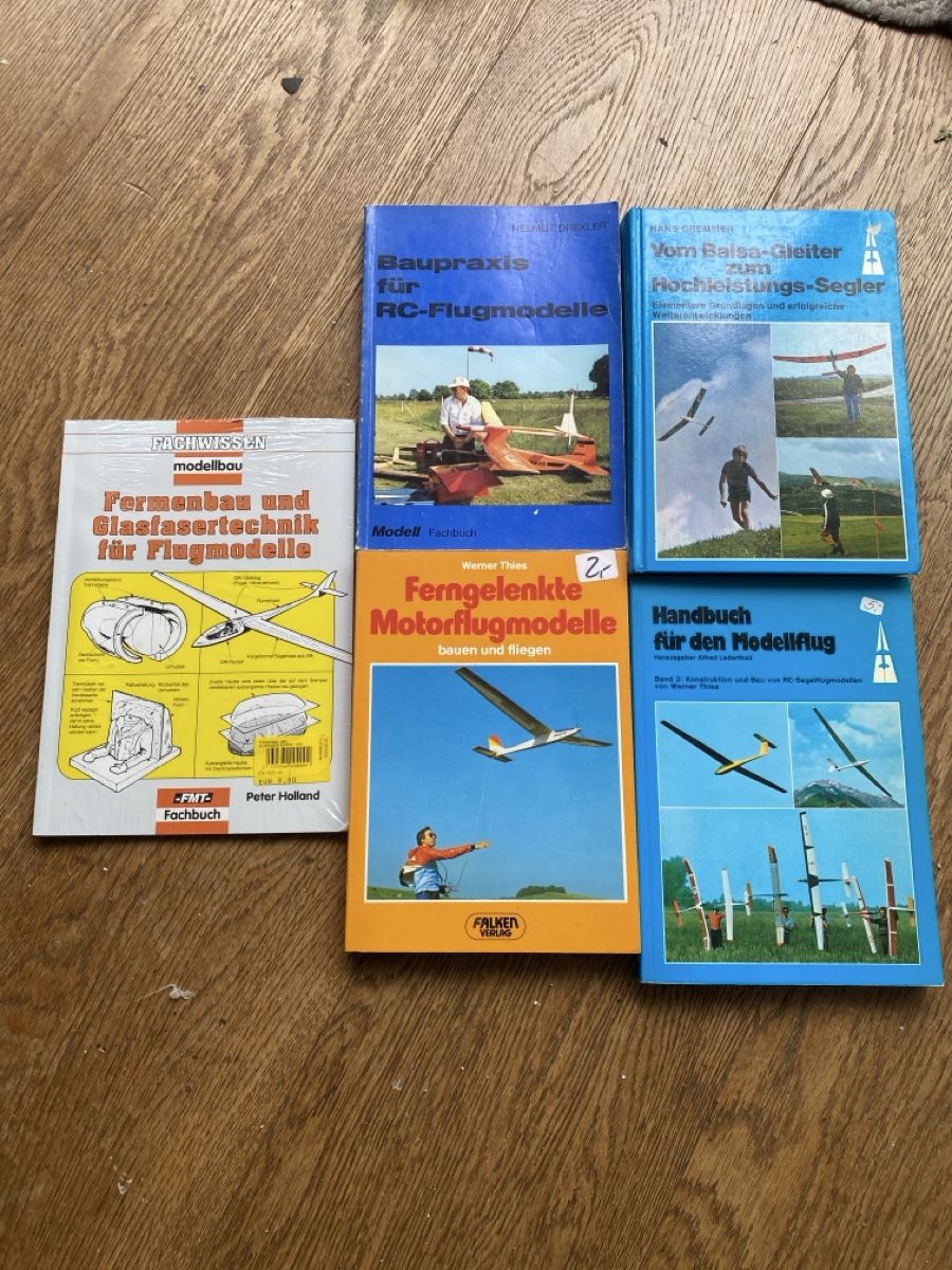 Bücher: Modellbau Bücher Sammlung - RC-Flugzeuge  – Gebraucht aus Basel von Huba888