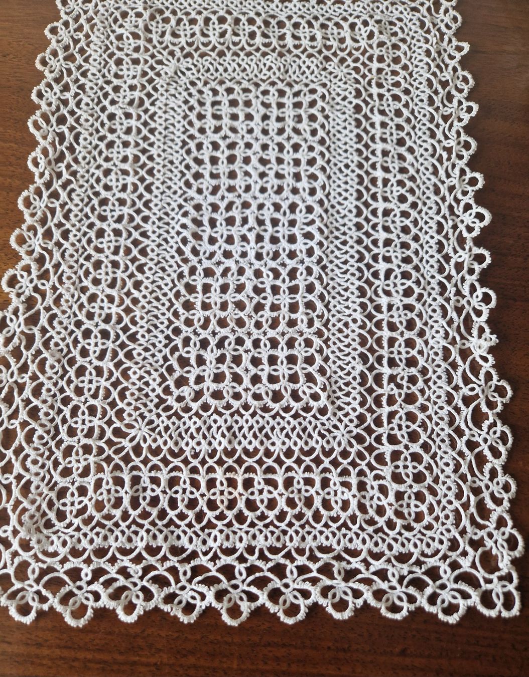 Sonstige Tischwäsche: Handgefertigte weisse Spitzendeckchen/ Frivolite – Gebraucht aus Bern von Antikbatik 5