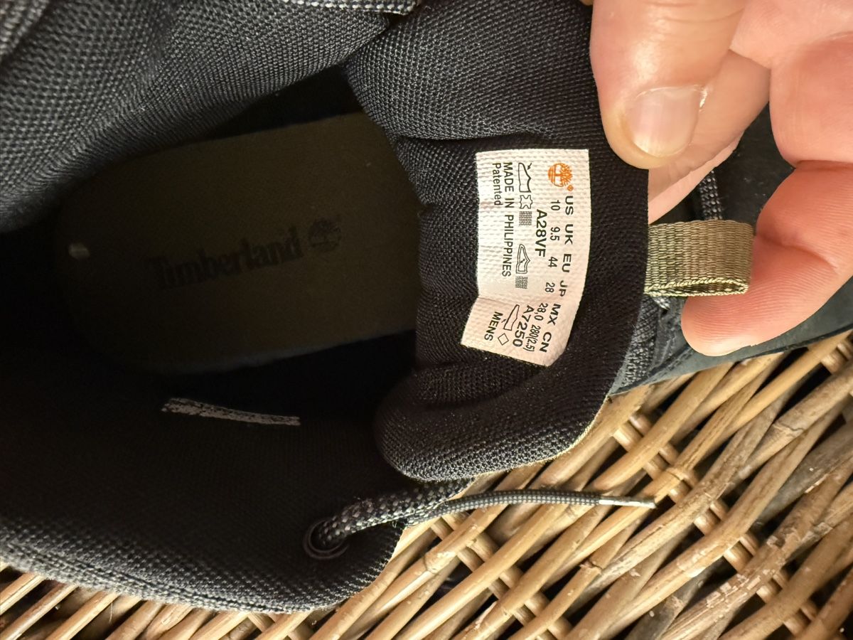 Timberland Scarpe da uomo: Boot schuhe stiefel timberland 44 gr – Usato da Dübendorf venduto da Ilsaporedelviaggio 4