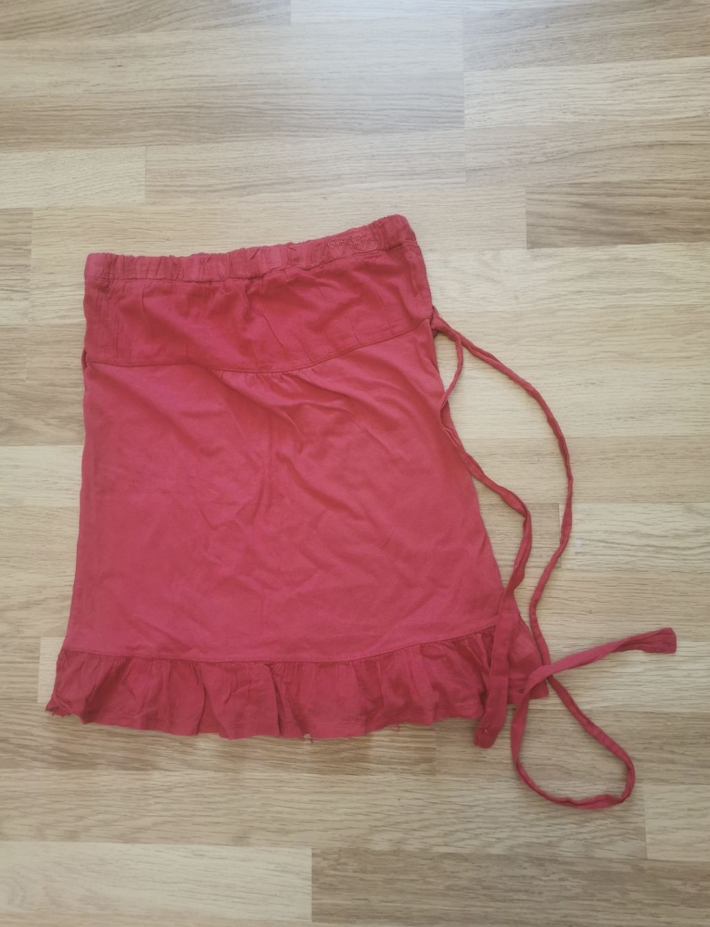 Top: Bustier rouge taille M – Usato da Longirod venduto da DigiSmart