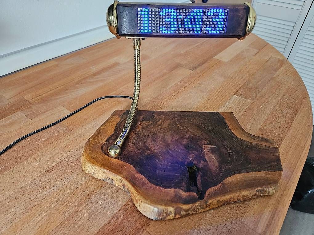 Lampade: LOGO-CLOCK - rustikale, analog-digitale Uhr aus Holz/Messing – Usato da Unterwasser venduto da mic_n5hh