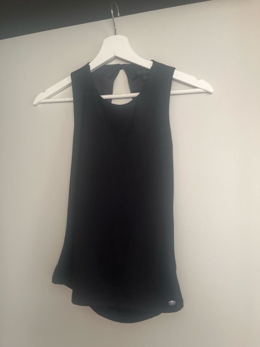 Guess T-shirt: Maglia Guess boutique  – Usato da Etoy venduto da rom_r8cx