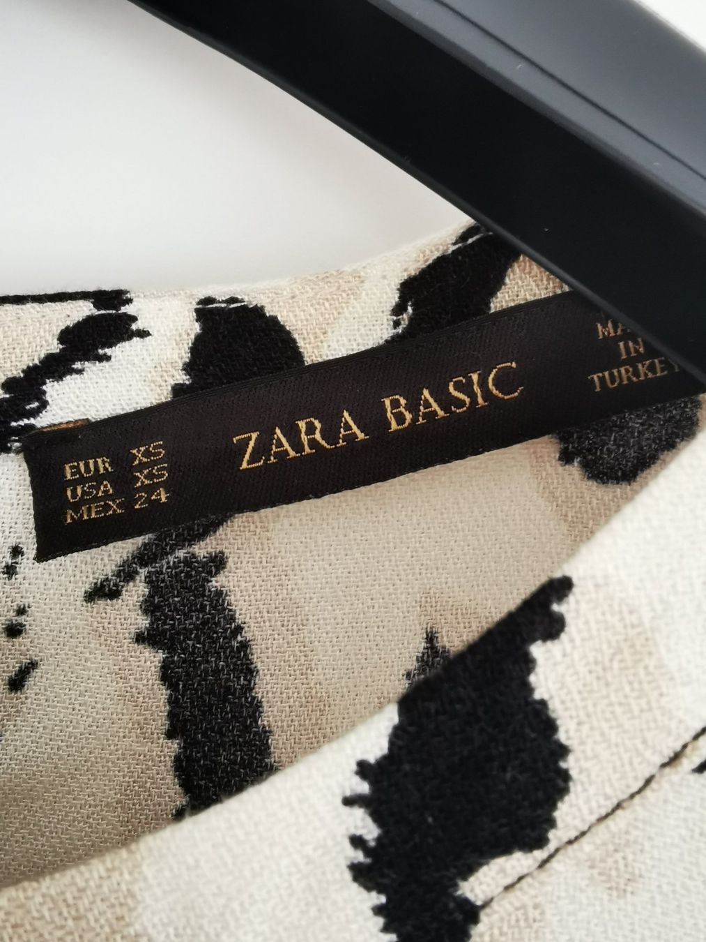 Zara Camicette: Zara Basic Top XS: Sommerliches Beige-Schwarz Muster! – Usato da Niedergösgen venduto da lil_s6k8 2