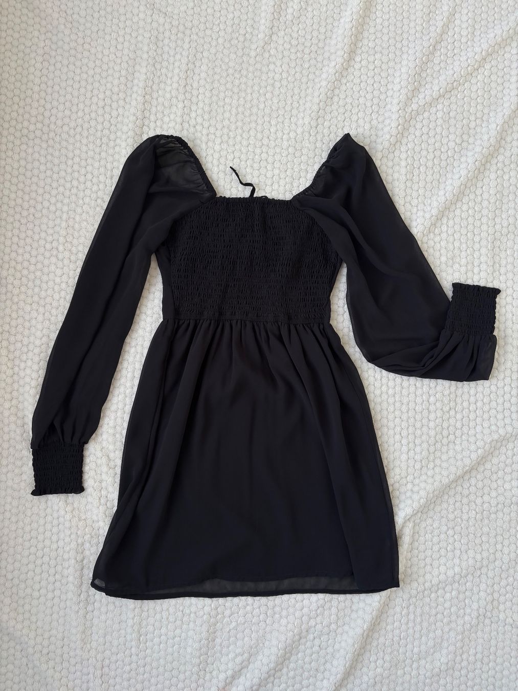 Hollister Robes: robe noire courte Hollister – D'occasion à Sorens par ma.stlz 1