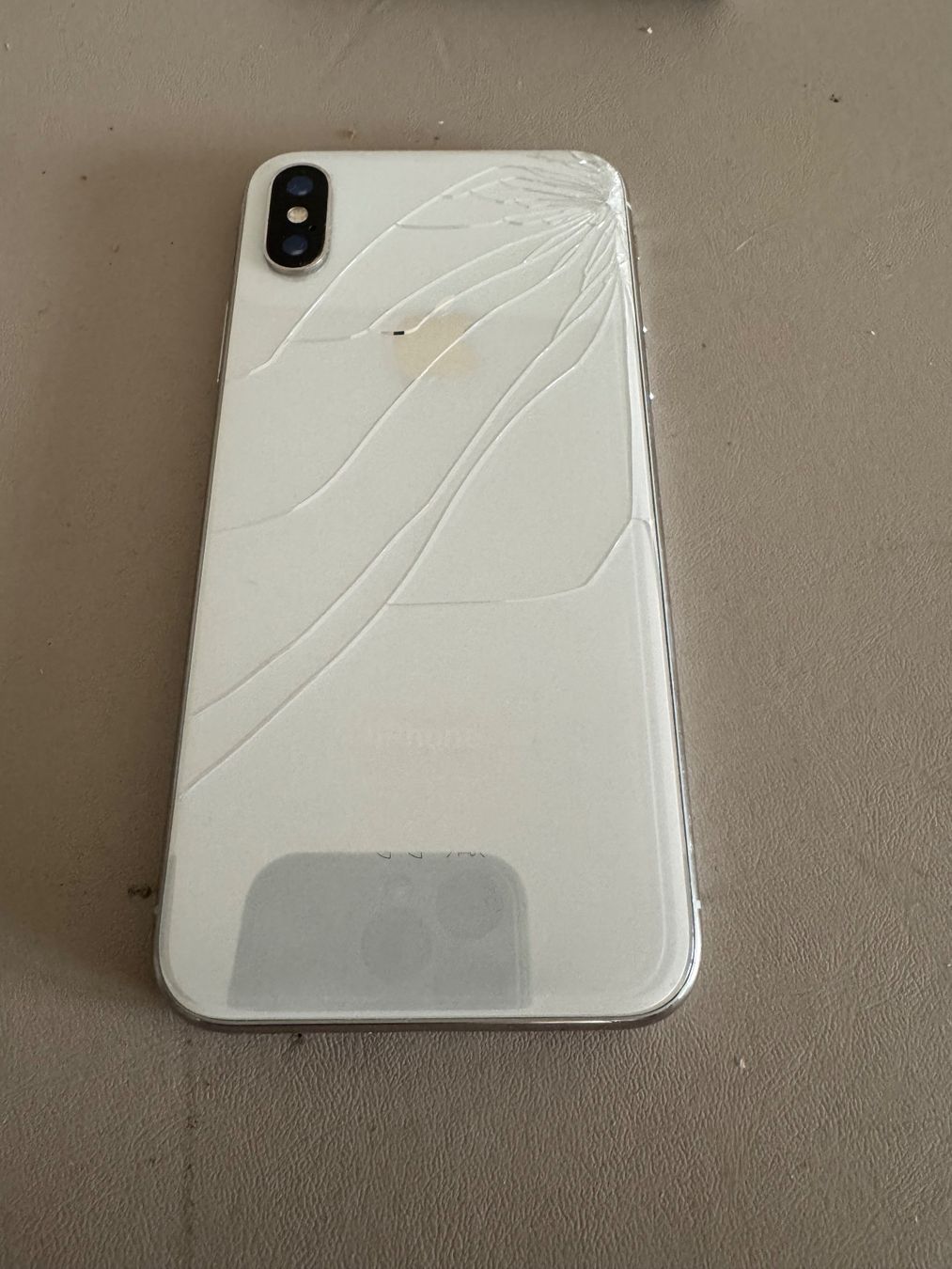 Apple Portables: iPhone X 64GB – D'occasion à Adliswil par Busys 3