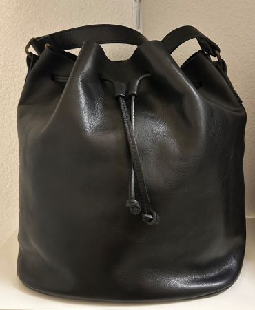Neuwertige, Bucket Bag Black, NP 329Fr.