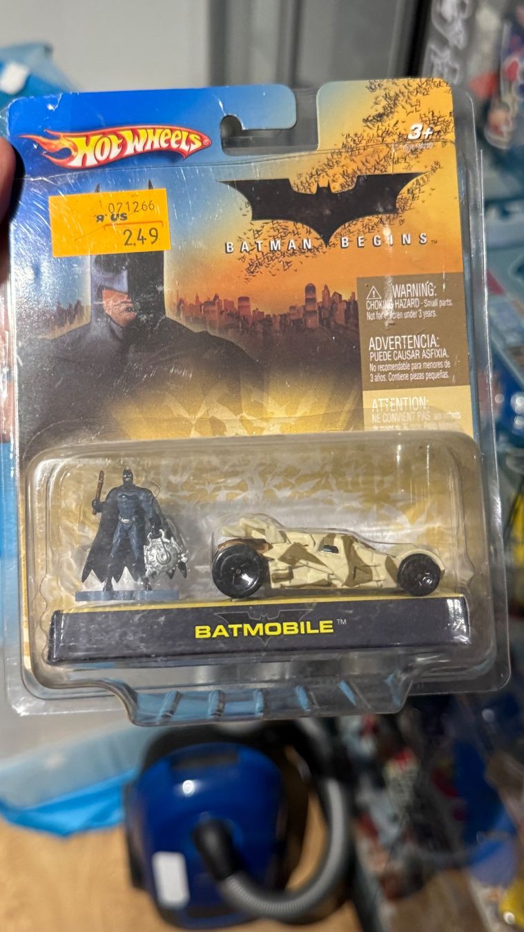 Hot Wheels Modellautos: Hot Wheels Batman Begins Batmobile 2005 – Gebraucht aus Villars-sur-Glâne von Mitodc2