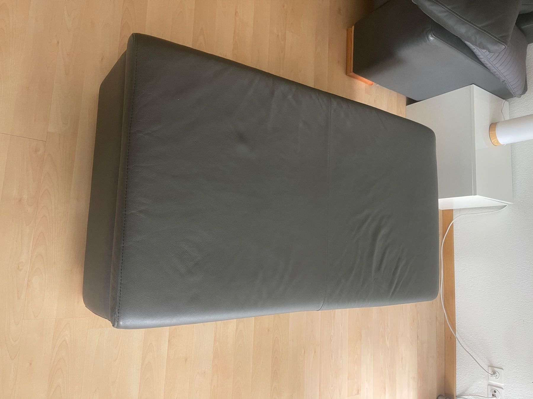 Sofas: Schubiger Sofa Seline Leder Graphit 2,5 Sitzer – D'occasion à Dietikon par Nieselchen 1