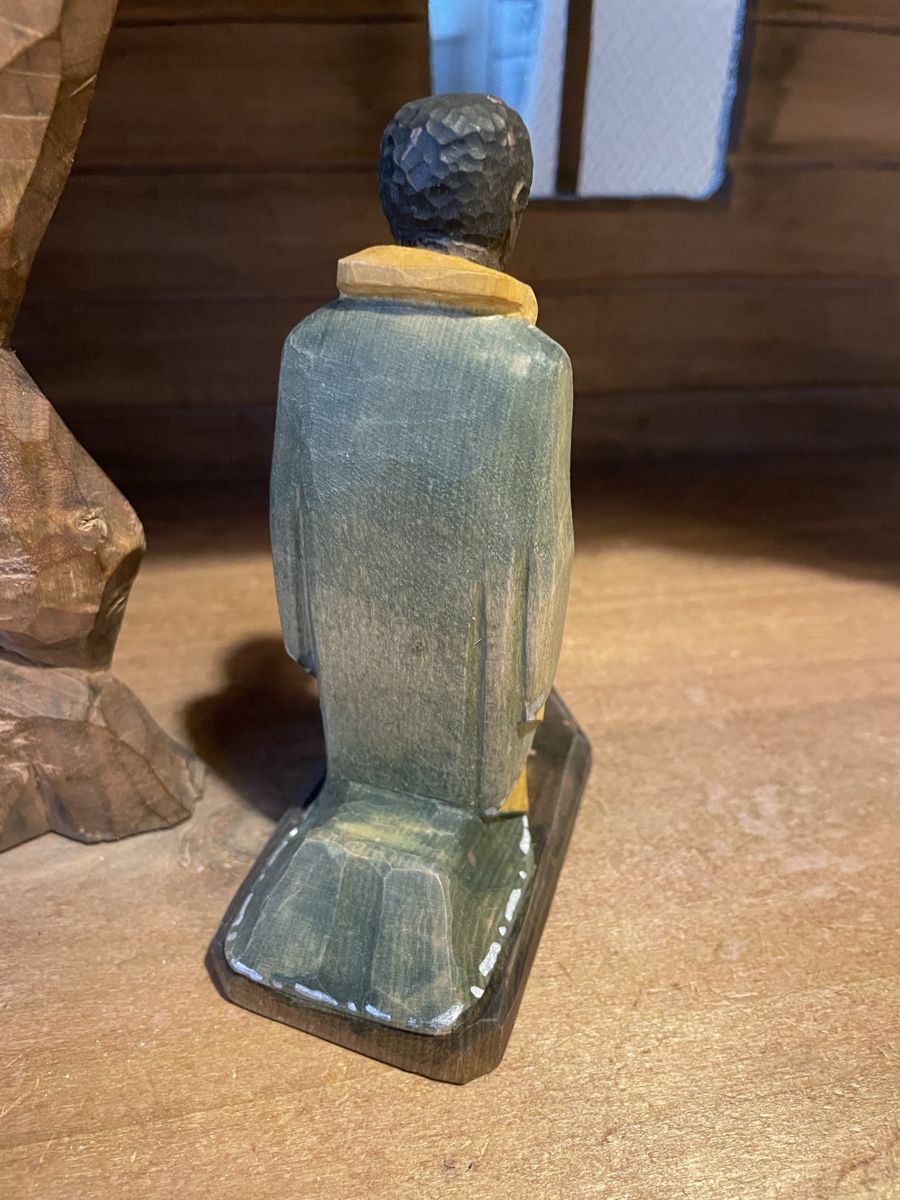 Statuette: König kniend E.Thomann Brienz – Usato da Flawil venduto da Naphtali 2