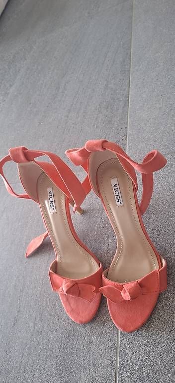Scarpe da donna: Sandali nuovi 37 – Usato da Davesco-Soragno venduto da che_6rwb