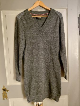 Flauschiges Kleid von Scotch&Soda Gr. XS in grau